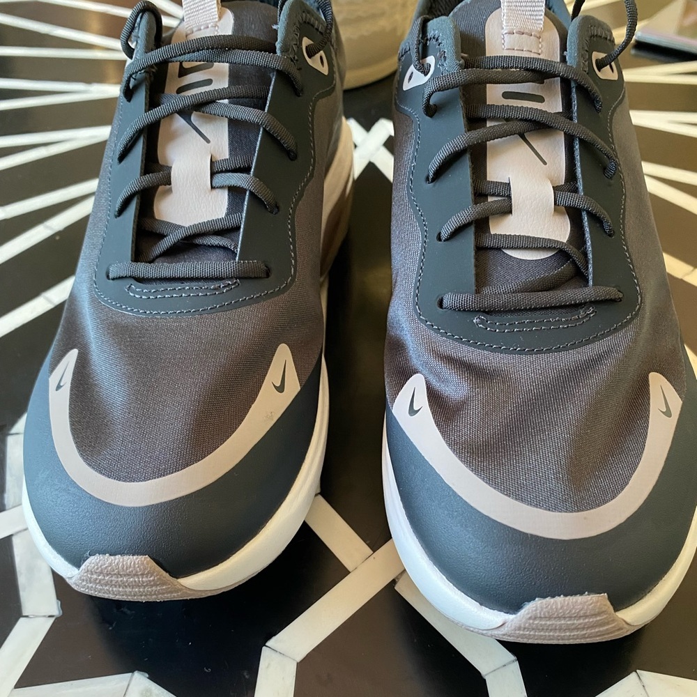 Womens Nike Air Max DIA Off Noir Pumice Black NWT 8 - Picture 7 of 17